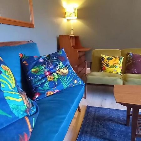 Peaceful Home From Home - Spacious 3 Bedroom House Accommodating 7 - Ideal For Families And Workers غيتْسْهيد المظهر الخارجي الصورة